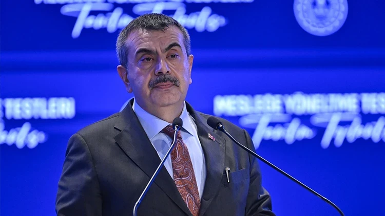 Bakan Tekin'den 'mazerete bağlı yer değişikliği'ne ilişkin açıklama