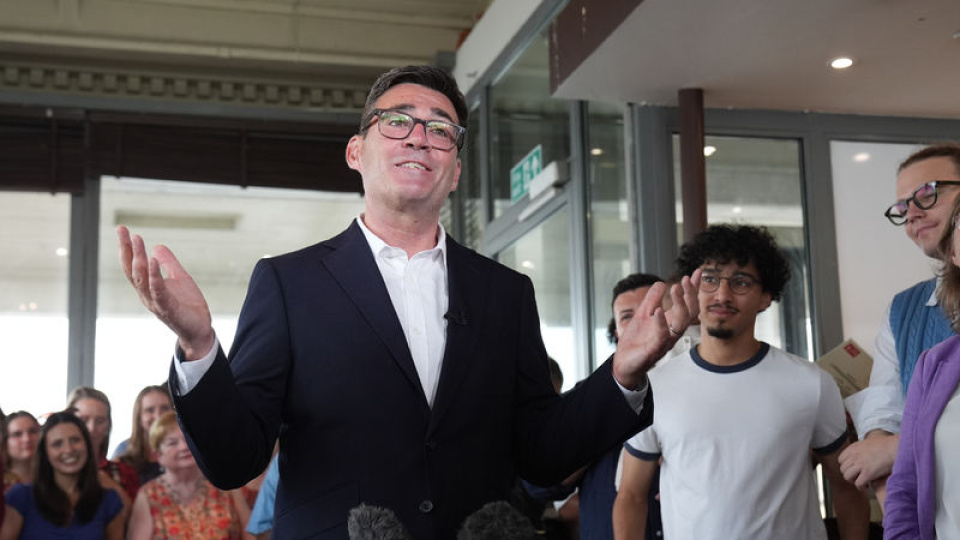 Birleşik Krallık'ta Starmer başbakanlıktan resmen ayrıldı: Yeni lider Andy Burnham