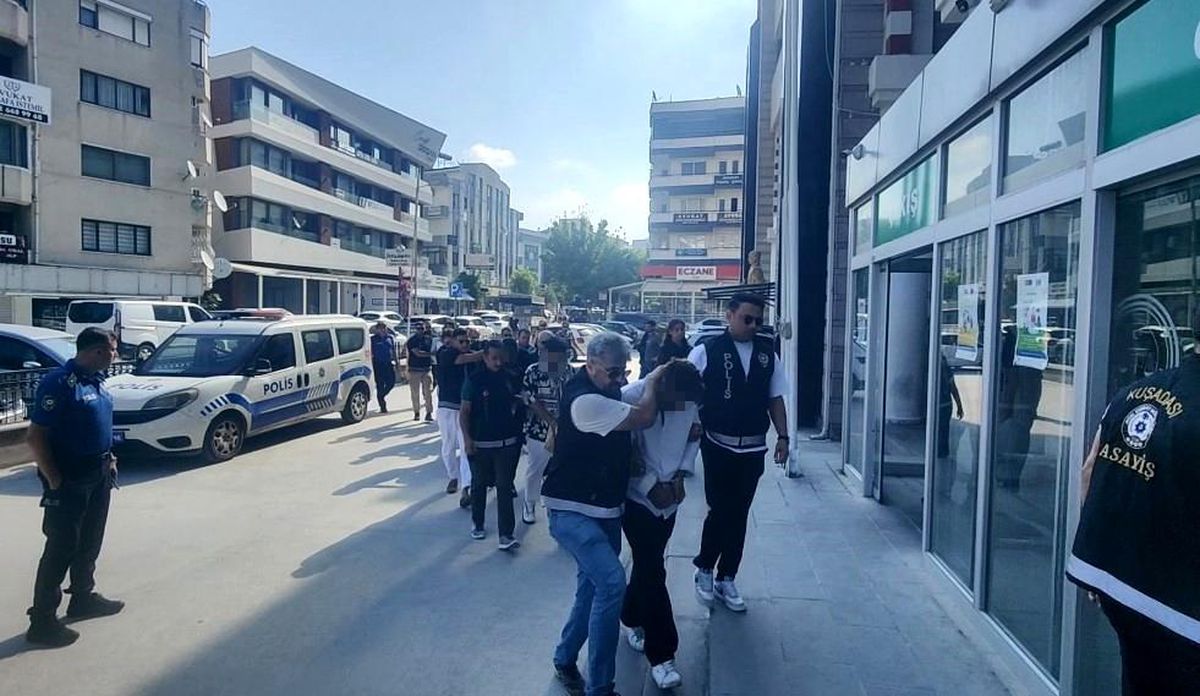 Kuşadası'ndaki cinayetin şüphelileri adliyeye sevk edildi