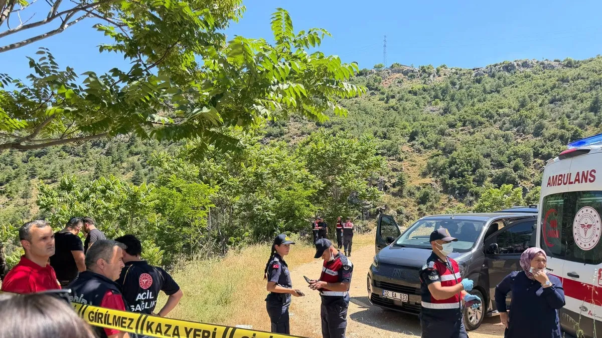 Isparta'da feci olay: İki genç araç içinde ölü bulundu!