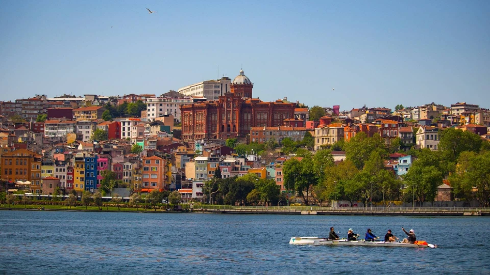 Haliç'te kürek deneyimiyle İstanbul'u keşfedin