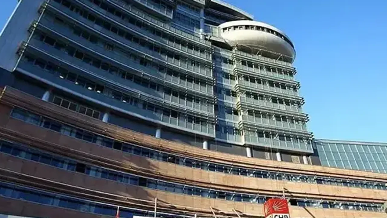 CHP'nin yeni grup başkanı Faik Öztrak oldu