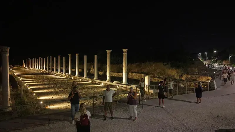 Modern ve antik yaşamın bir arada olduğu Side Antik Kenti'nde tarihe yolculuk