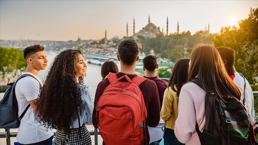 Türk gençlerinin sayısı bile yetti. Tam 117 ülkeyi geride bıraktı, Avrupa'nın en genç nüfuslu ülkesi