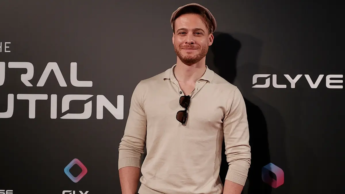 Kerem Bürsin'in yeni imajı şaşırttı: Film projesi için öyle bir değişti ki!