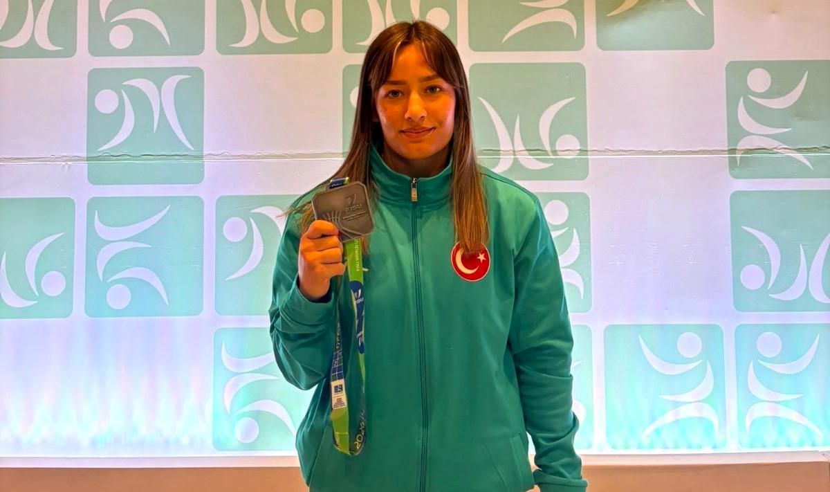 Zehra Demir dünya ikincisi oldu