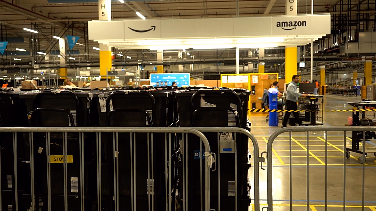 Avrupa’da teslimatı yeniden tanımlayan yoğun Amazon deposu