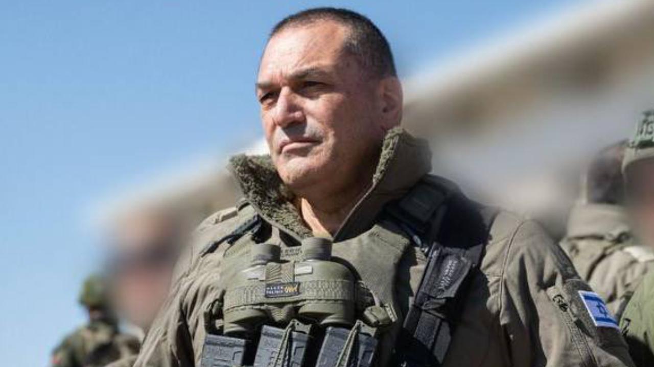 İsrail Genelkurmay Başkanı, "emir verilir verilmez" İran'a saldırı düzenleyeceklerini söyledi