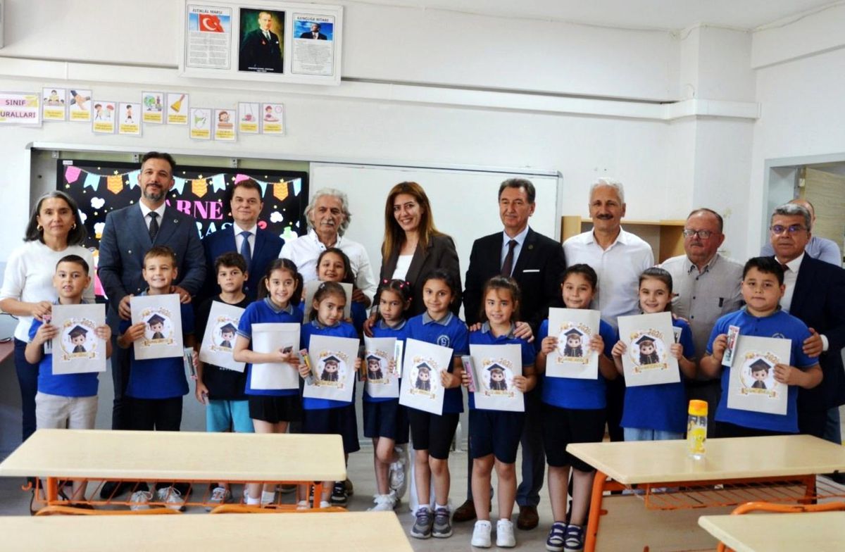 Manisa'da 268 bin 553 öğrenci karne heyecanı yaşadı