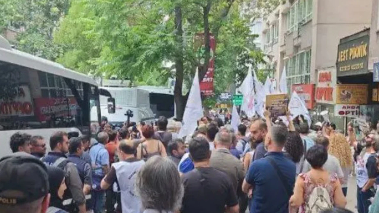 Ankara'daki öğretmen eyleminde yeni gelişme: Gözaltına alınanlar serbest bırakıldı