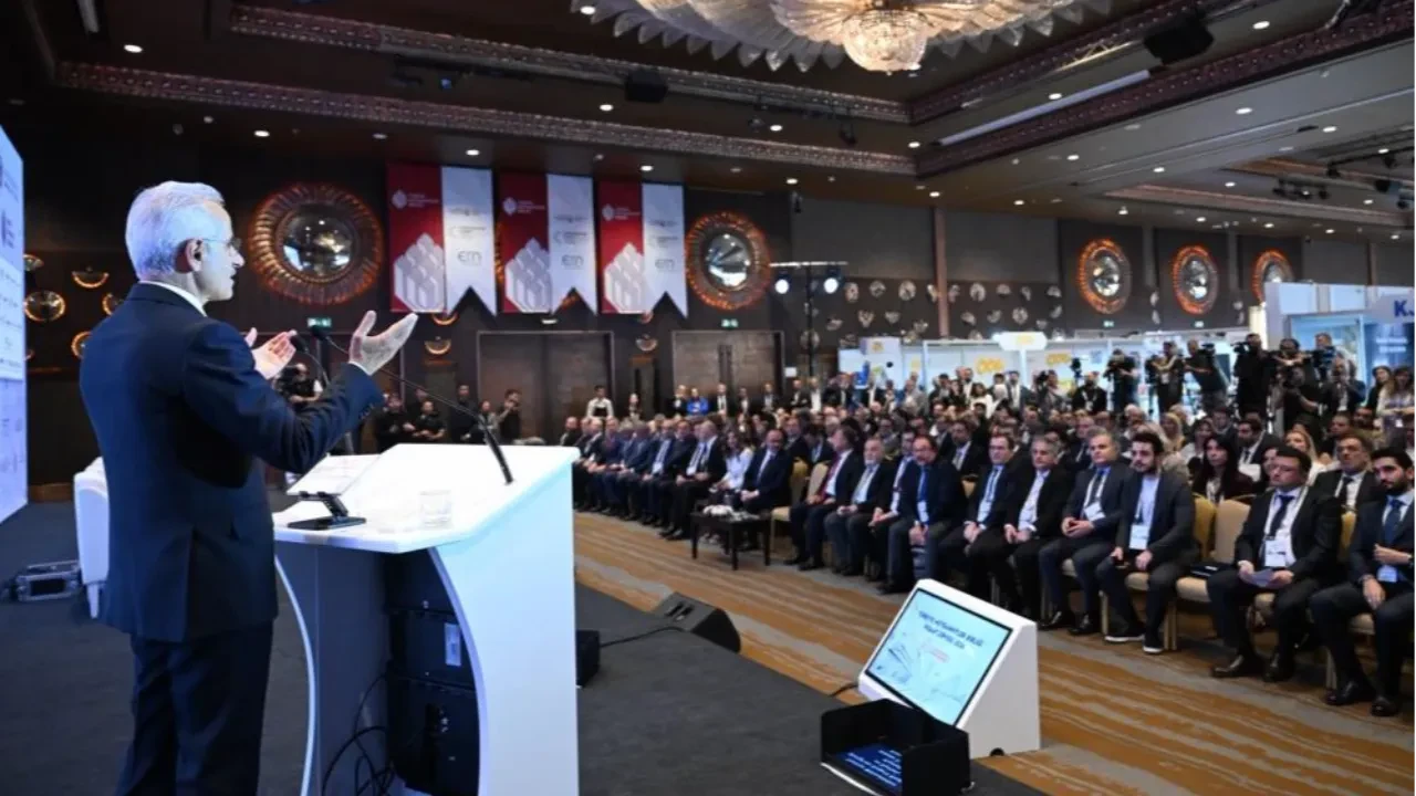 Bakan Uraloğlu: 'Türkiye'yi dünyanın en güçlü dijital altyapı merkezlerinden biri haline getireceğiz'