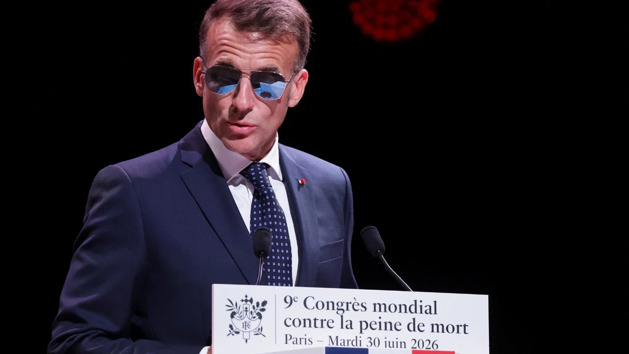 Macron olay olan gözlüklerini yeniden taktı: Nedeni ortaya çıktı