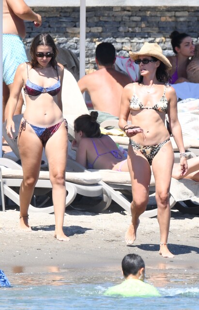 Özge Özpirinçci ve Burak Yamantürk'ün Bodrum tatili