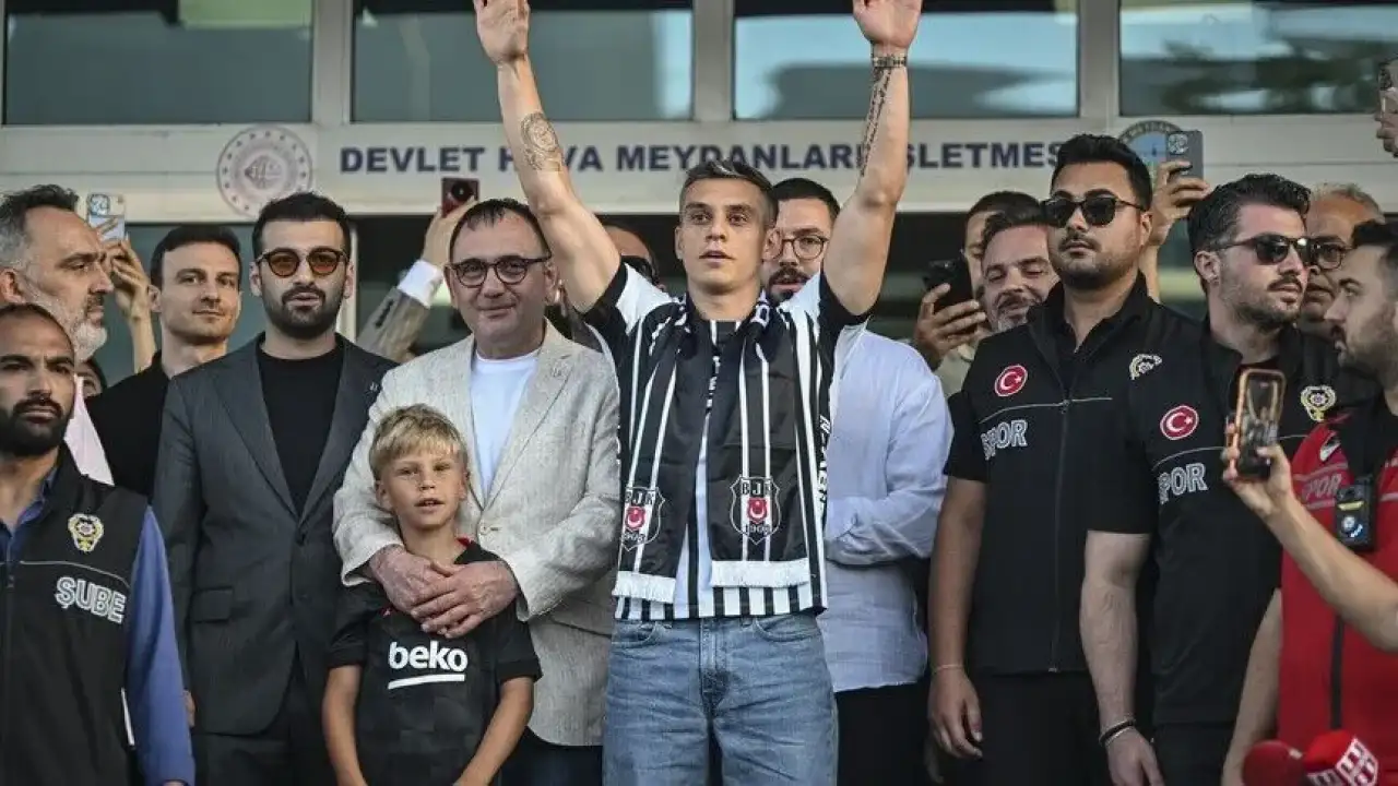 Beşiktaş'ın transfer görüşmelerini sürdürdüğü Trossard İstanbul'da
