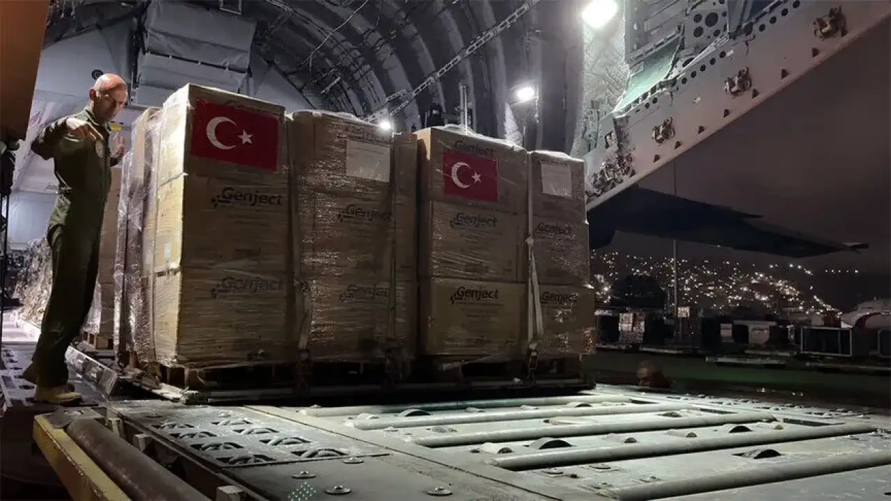 Türkiye'nin 30 tonluk insani yardımı Venezuela'ya ulaştı