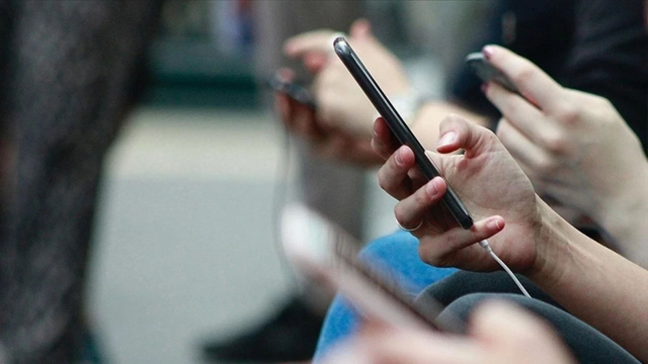 Aynı kişi adına açılabilecek telefon hattı sayısı sınırlandırıldı