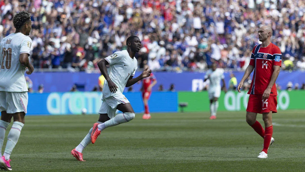 Dembele şov yaptı, Fransa grubu lider tamamladı
