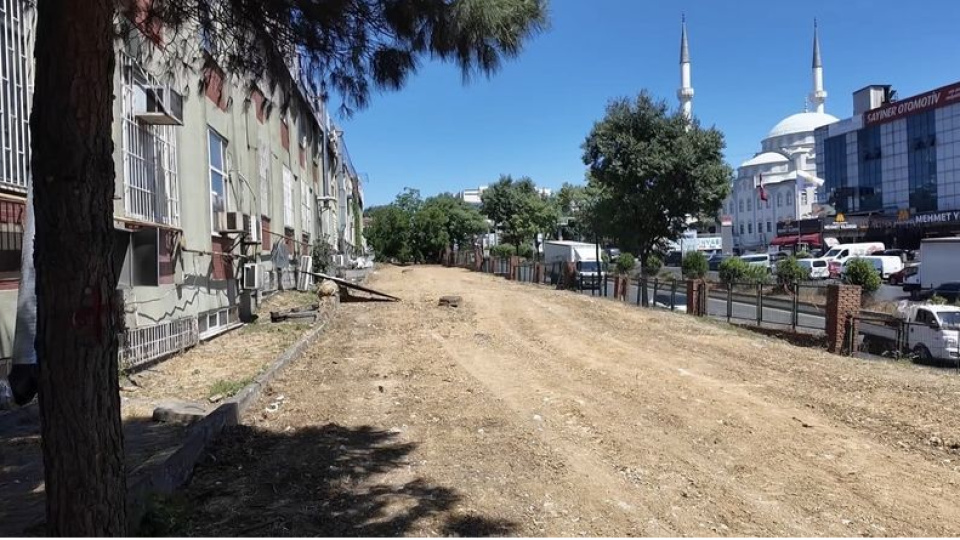 Başakşehir'de otopark için ağaçlar kesildi iddiası