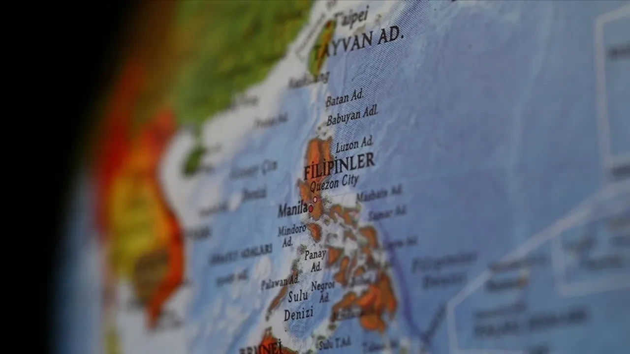 Filipinler'de 7,8 büyüklüğünde deprem oldu