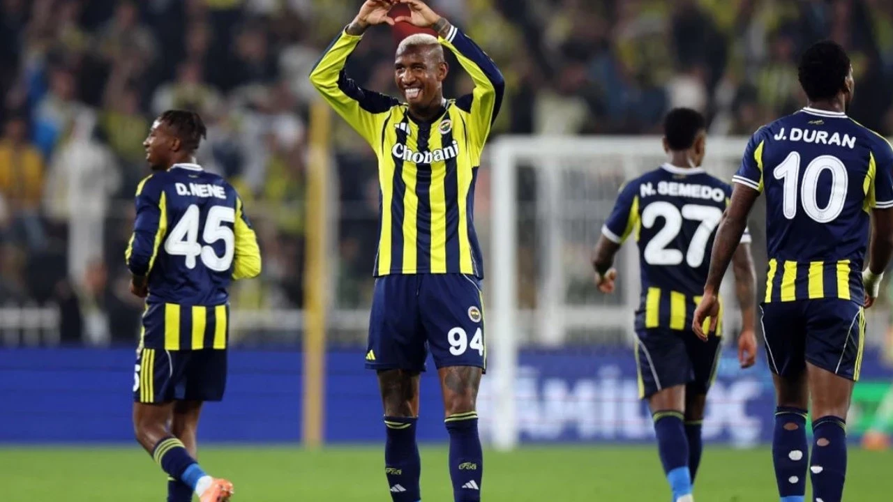 Fenerbahçe'de Talisca gündemdeydi! Bir anda o isim ayrılabilir