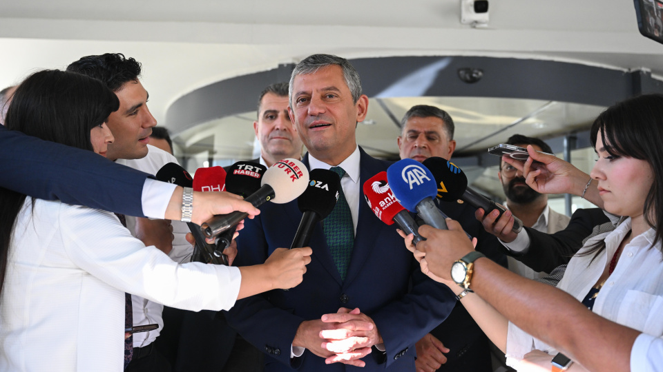 Özgür Özel'den kapalı grup toplantısı! Yeni partide son gelişmeler