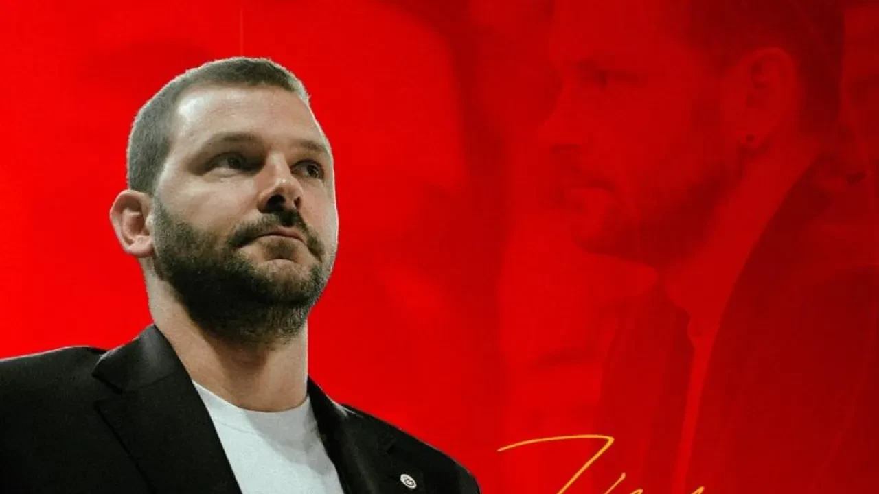 Galatasaray'da sportif direktör Vladimir Micov ile yollar ayrıldı