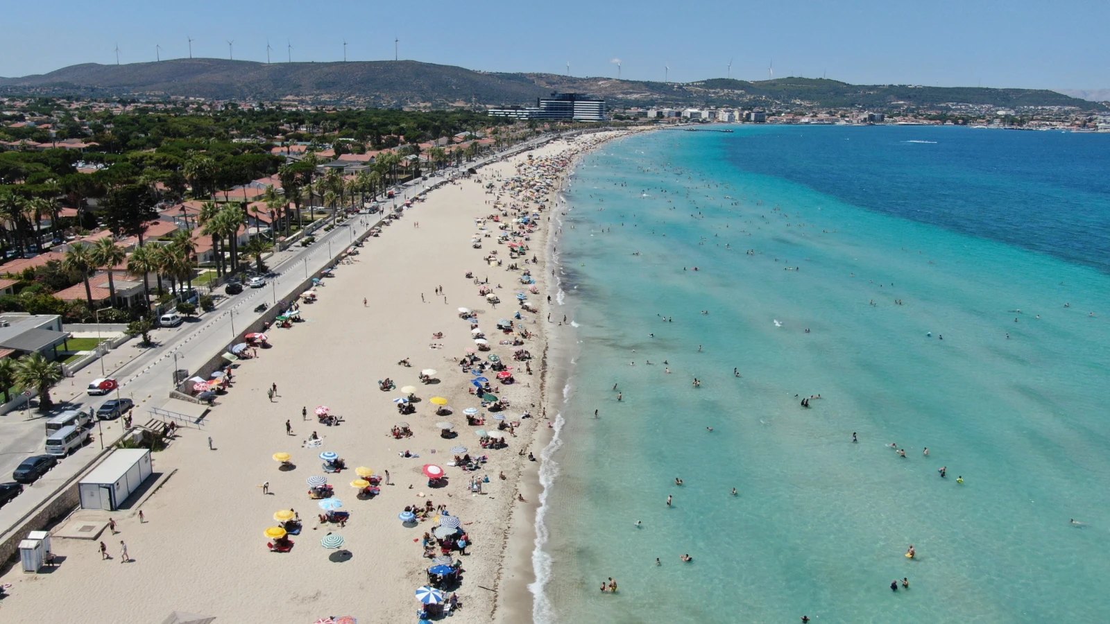 Tatilciler hafta sonu Çeşme'nin keyfini çıkardı