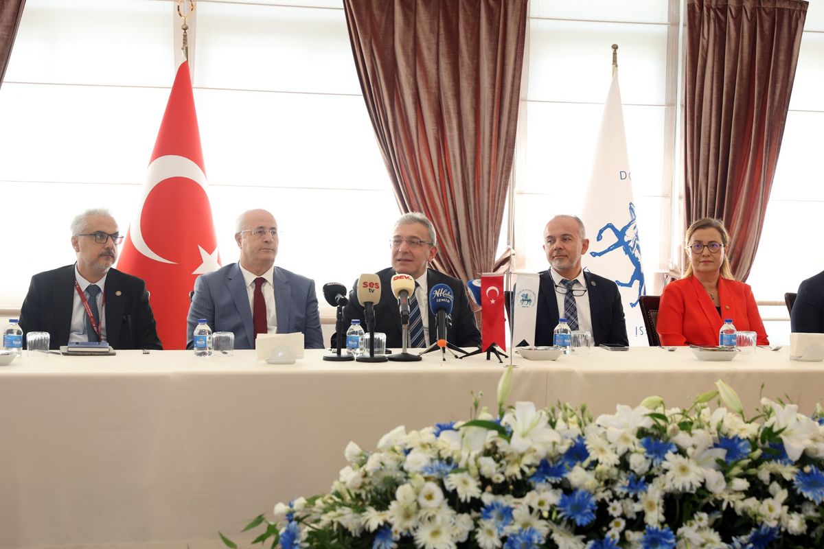 DEÜ'de İngilizce tıp dönemi başlıyor
