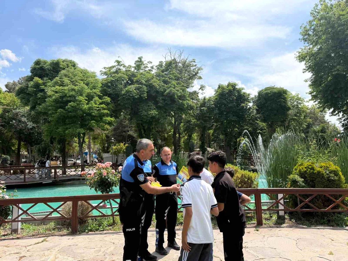 Malatya'da polis ekiplerinden boğulma vakalarına karşı farkındalık çalışması