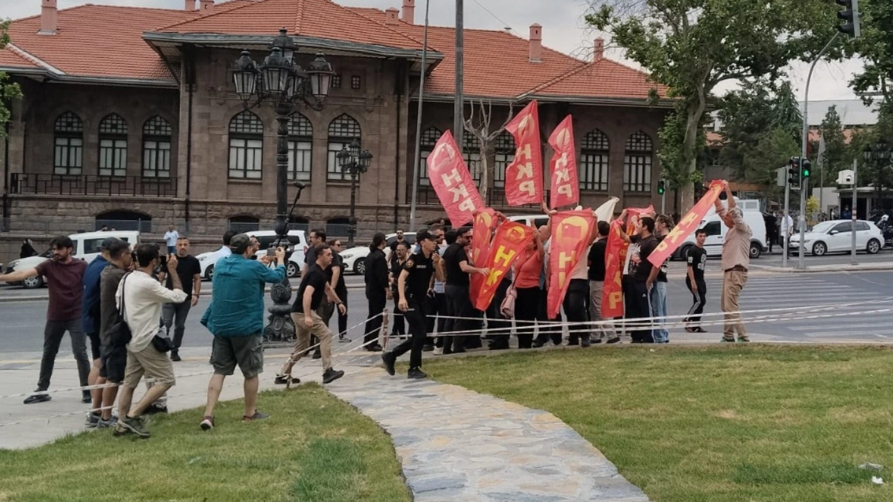 Ankara'da NATO protestosuna polis müdahalesi: Çok sayıda gözaltı