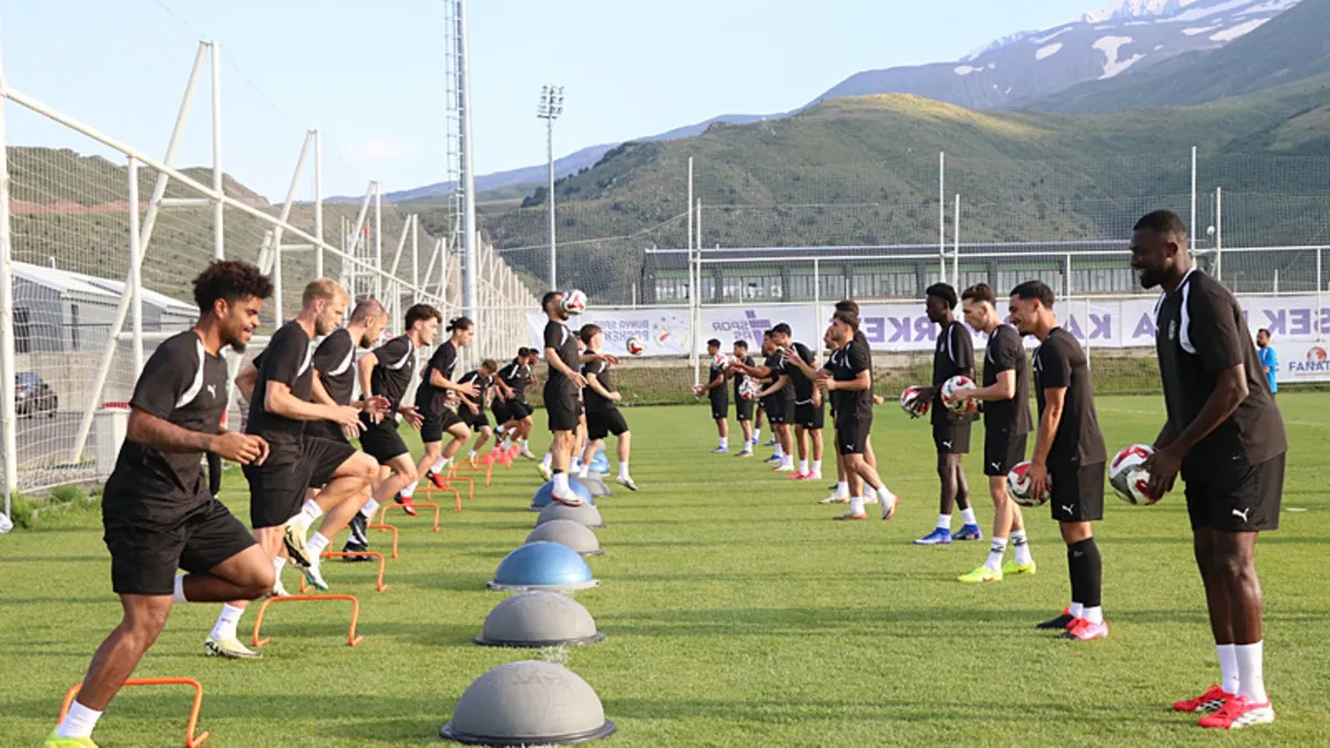 Manisa FK, yeni sezon hazırlıklarını Erciyes'te sürdürüyor