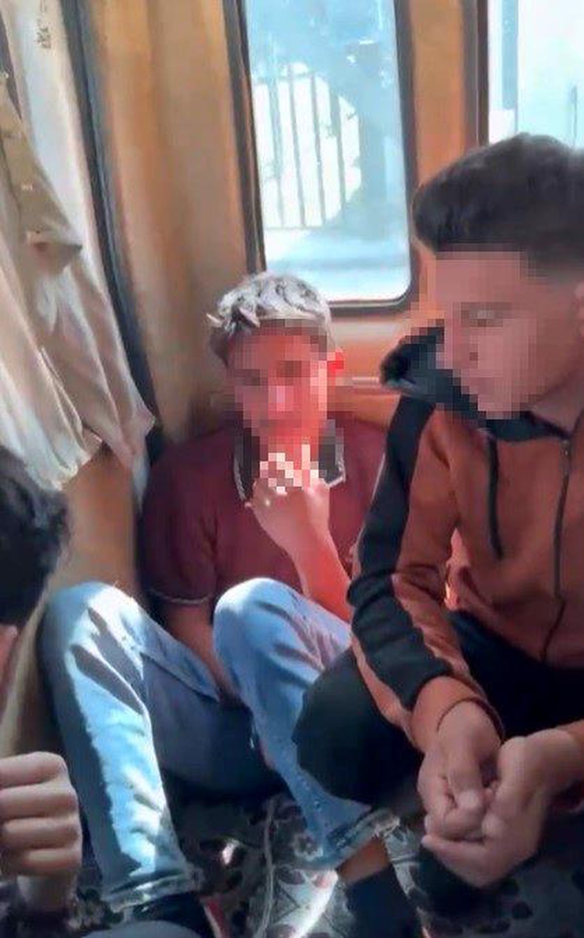 Sakarya'da durdurulan araçta 9 düzensiz göçmen yakalandı: Sürücü tutuklandı