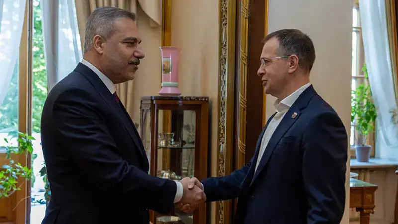 Dışişleri Bakanı Fidan, Putin'in danışmanları Medinskiy ve Levitin'i kabul etti