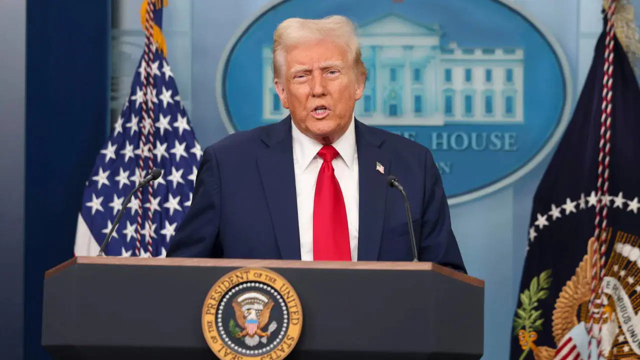 Trump: Bu gece ve yarın İran'ı sert bir şekilde vuracağız