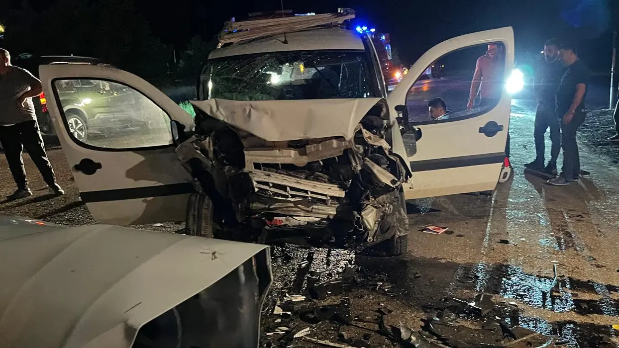 Sivas'ta trafik kazası can aldı: 1 kişi öldü, 7 kişi yaralandı