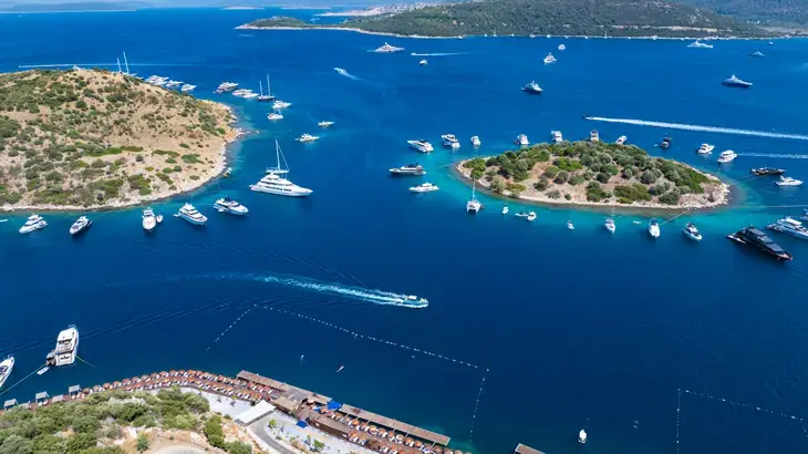 Bodrum'da tatilin hesaplısı: Deniz ücretsiz, lahmacun 250 TL, hamburger pizza 450 TL