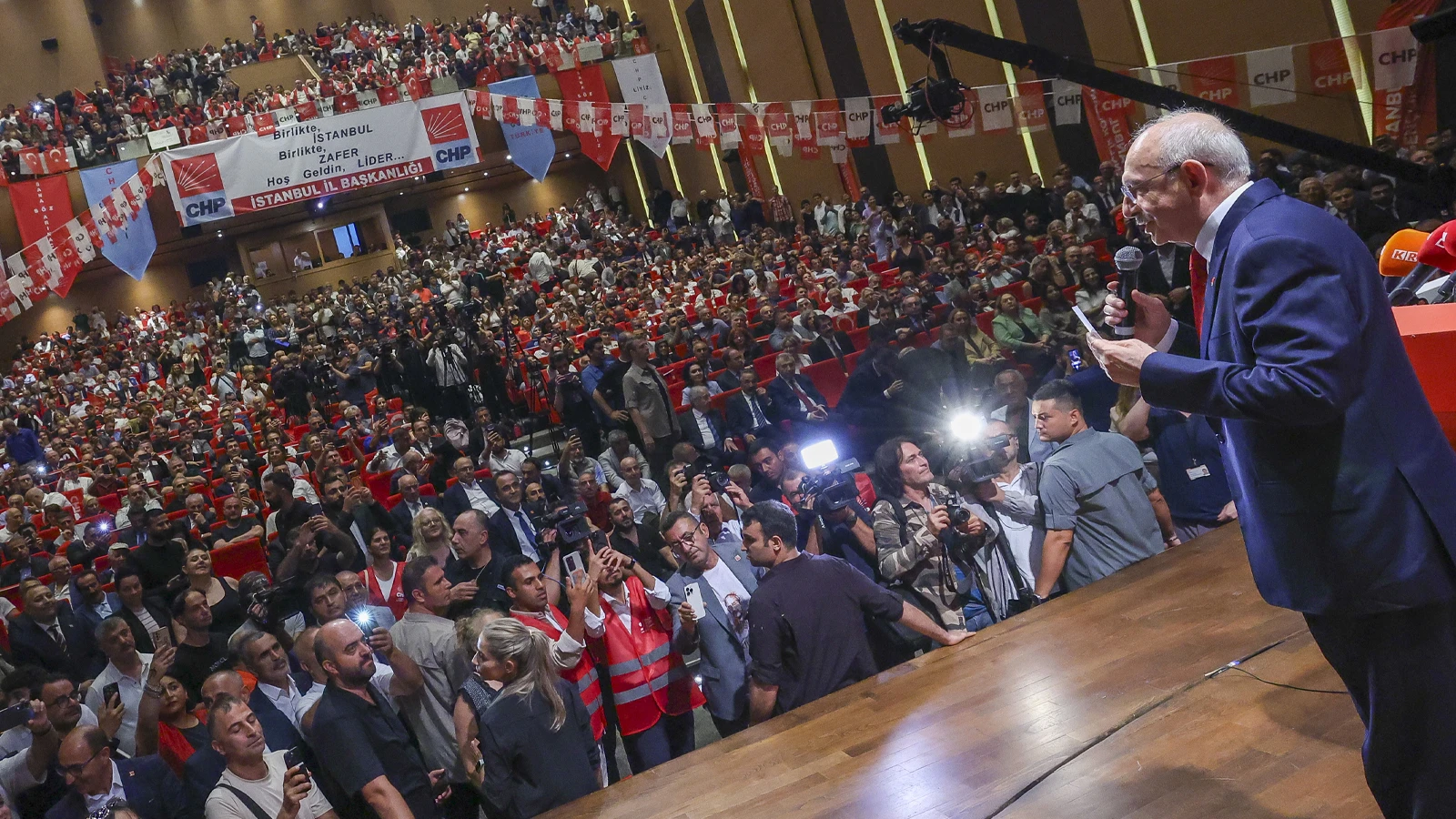CHP'de 'paralı figüran' tartışması... Gürsel Tekin'den sert tepki: Bermuda üçgeni ile mücadele ediyoruz