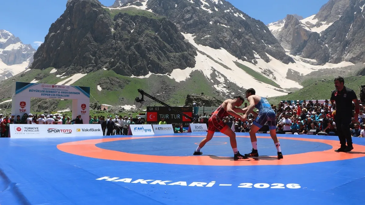 Hakkari'de bir ilk! Güreş finalleri Cennet Cehennem Vadisi'nde düzenlendi: Cilo Dağı eteklerinde açık...