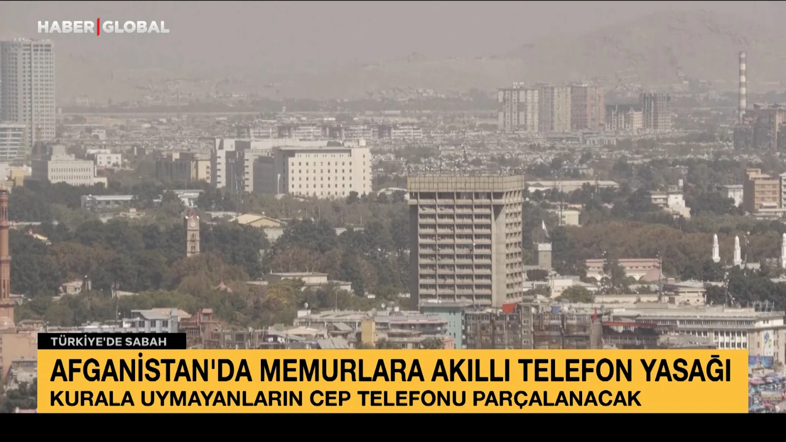 Afganistan’da memurlara akıllı telefon yasağı