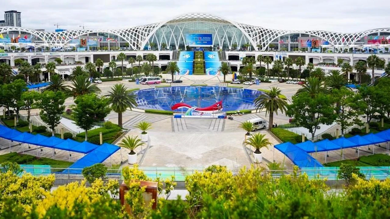 10.Çin-Güney Asya Fuarı açıldı