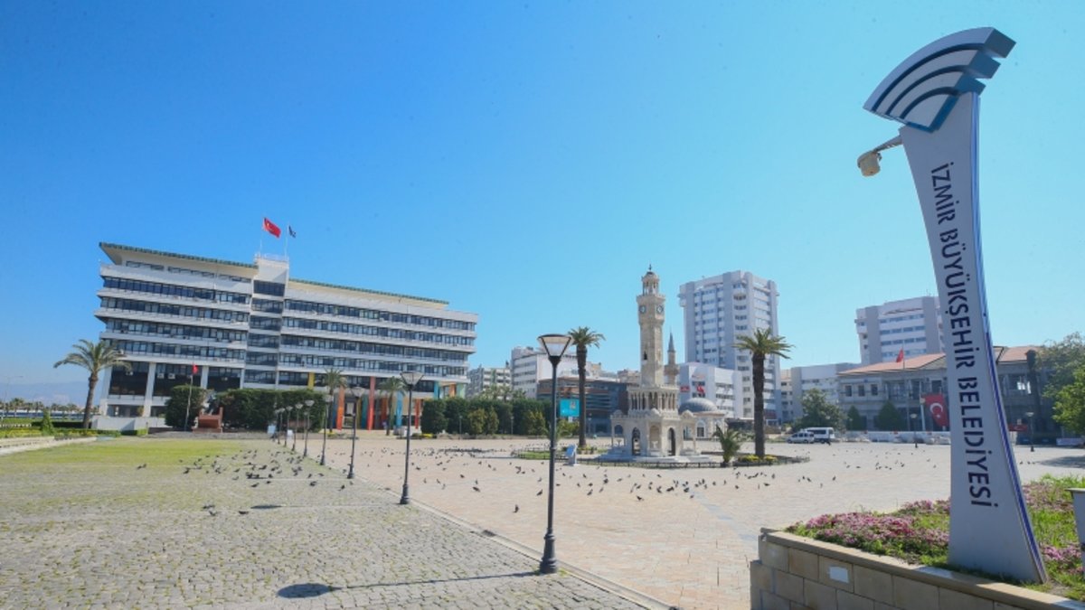 İzmir Büyükşehir Belediyesi işçileri iş bıraktı