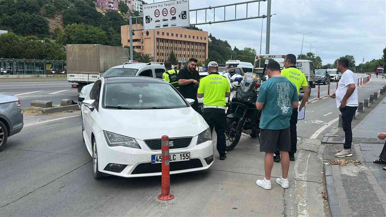 Samsun'da iki araç çarpıştı, trafik kısa süre aksadı