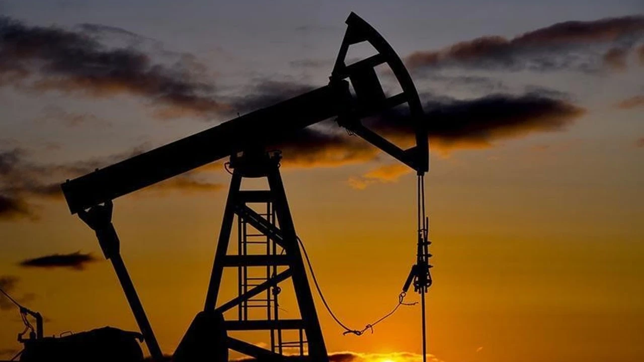 Brent petrolde sert düşüş: Trump'ın İran Anlaşması mesajları fiyatları 90 doların altına çekti