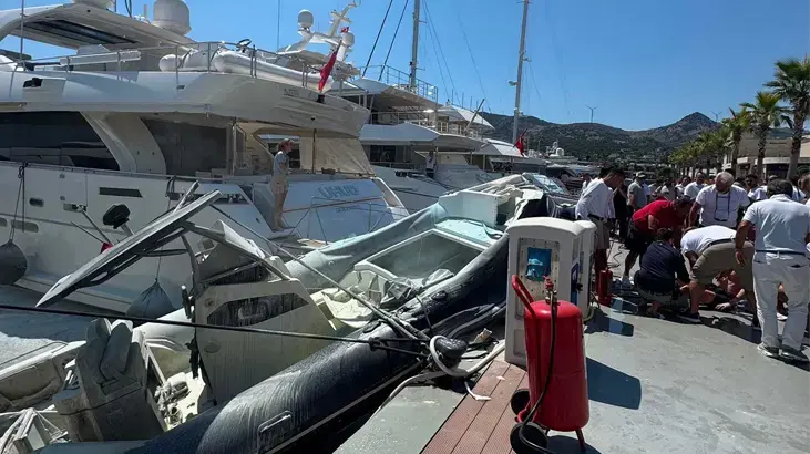 Bodrum'da marinaya demirli lastik botta patlama