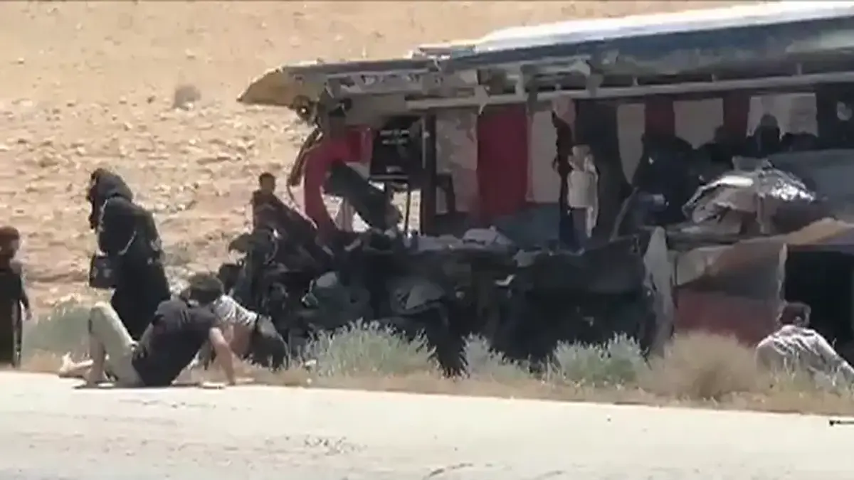Suriye'de otobüs faciası: 35 ölü, 30 yaralı