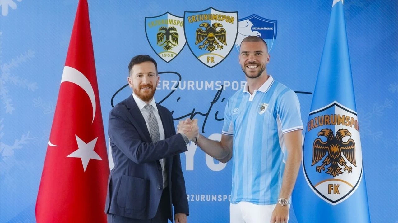 Erzurumspor FK, Nihad Mujakic'i kadrosuna kattı