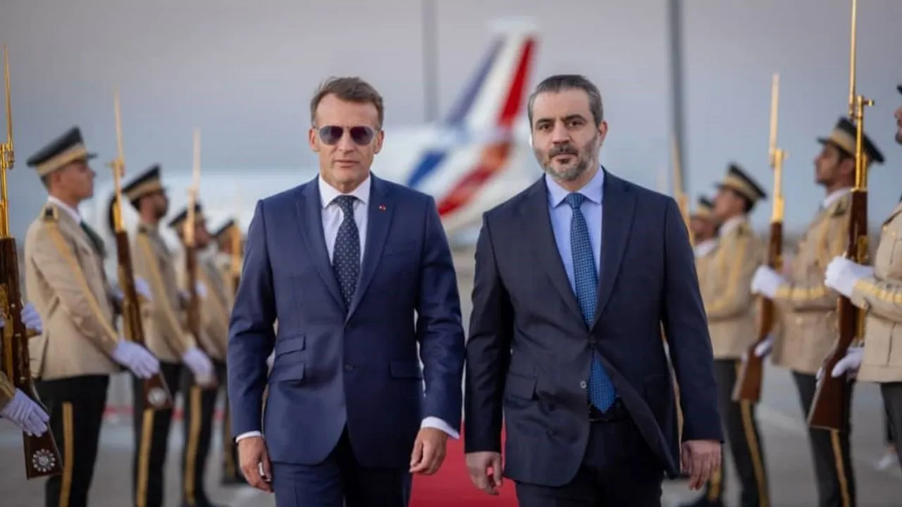 Macron'dan tarihi ziyaret! Esad sonrası Suriye'ye giden ilk AB lideri oldu