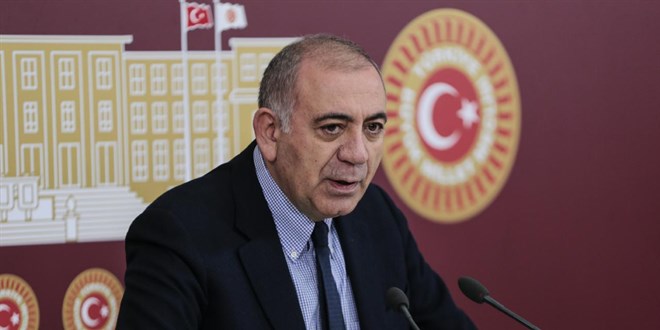 Gürsel Tekin için göreve devam kararı