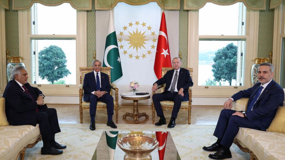 Cumhurbaşkanı Erdoğan, Pakistan Başbakanı Şahbaz Şerifi resmi törenle karşıladı