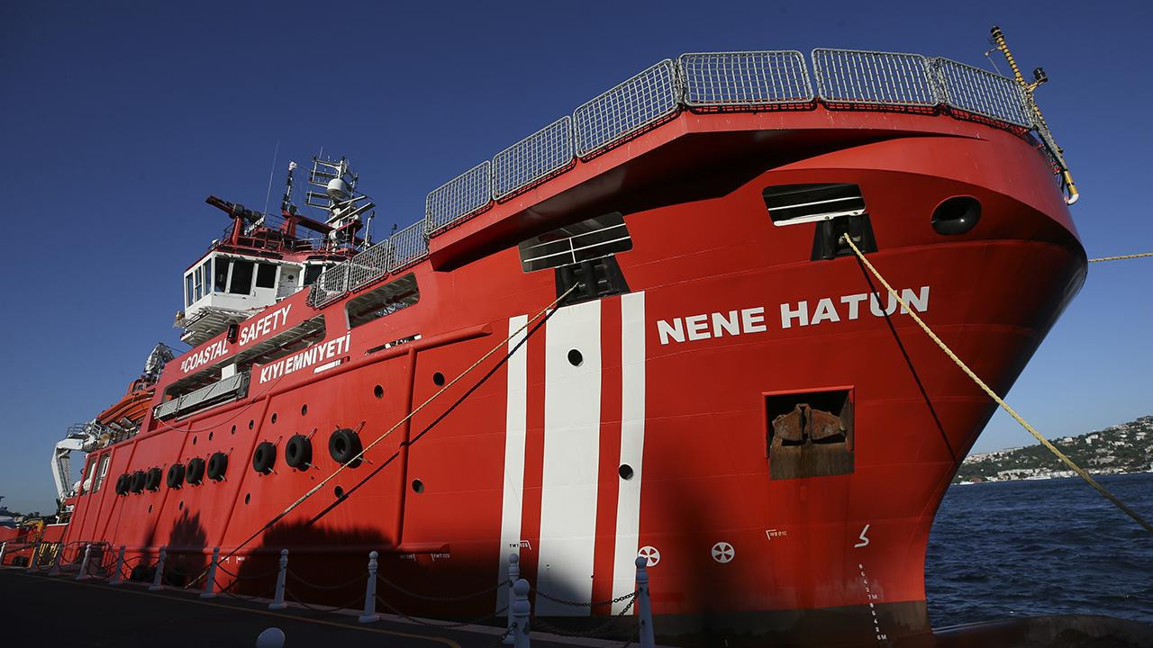 Nene Hatun gemisi Büyükada'daki yangın için harekete geçti